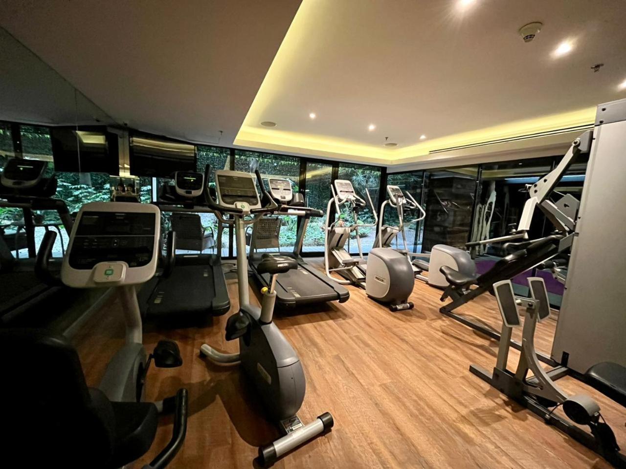 Las Suites Campos Eliseos Città del Messico Esterno foto