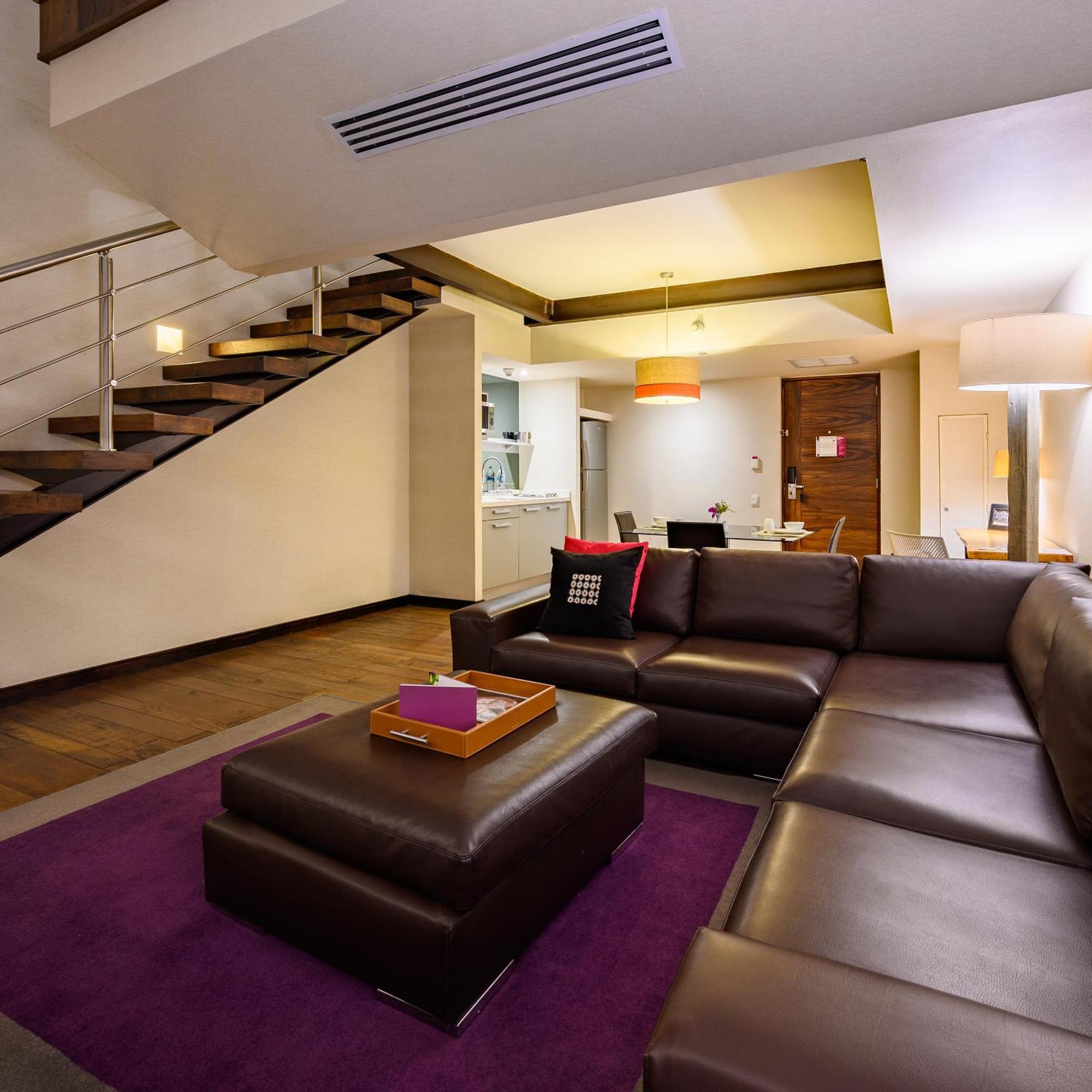 Las Suites Campos Eliseos Città del Messico Esterno foto