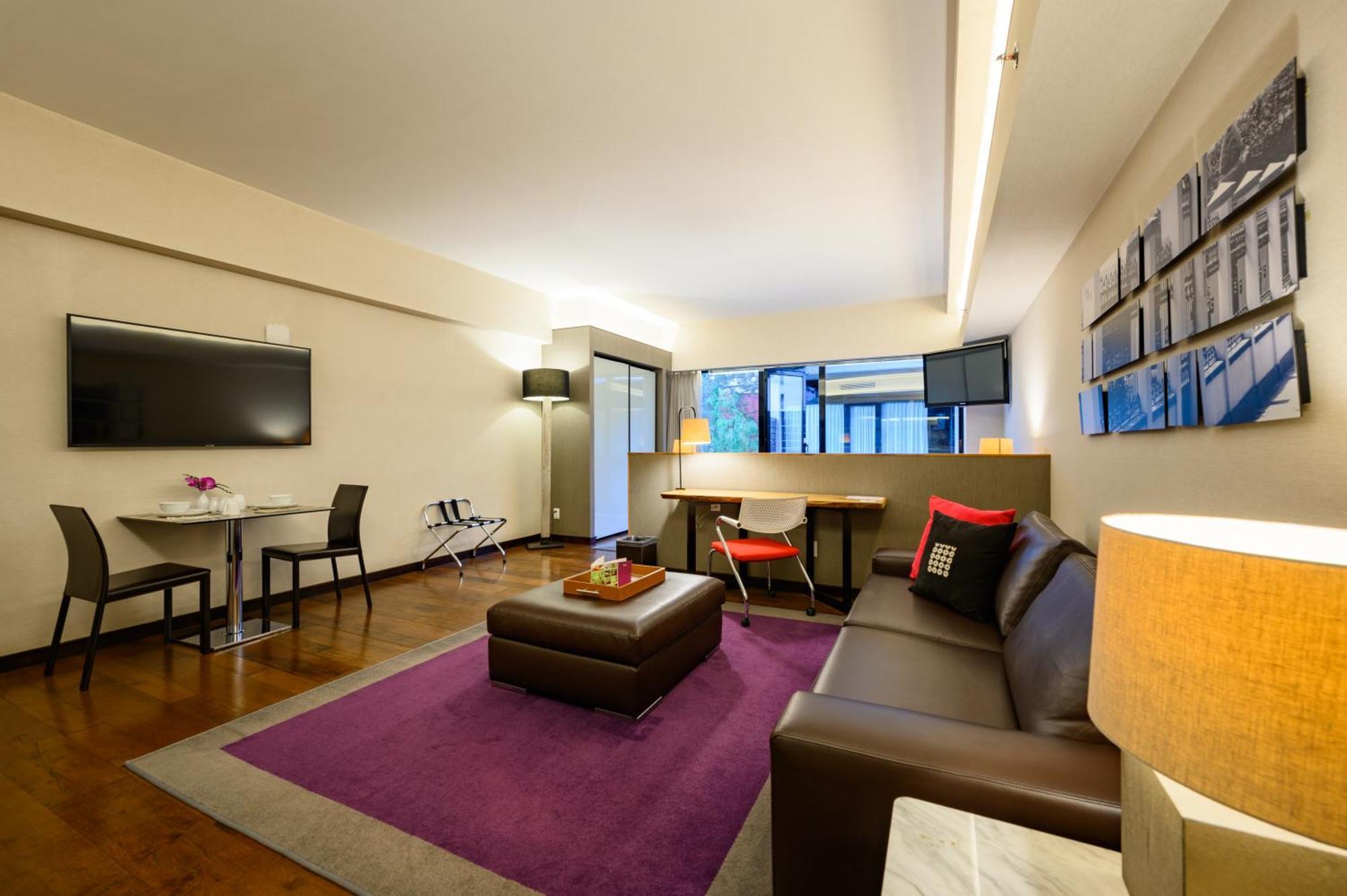 Las Suites Campos Eliseos Città del Messico Esterno foto