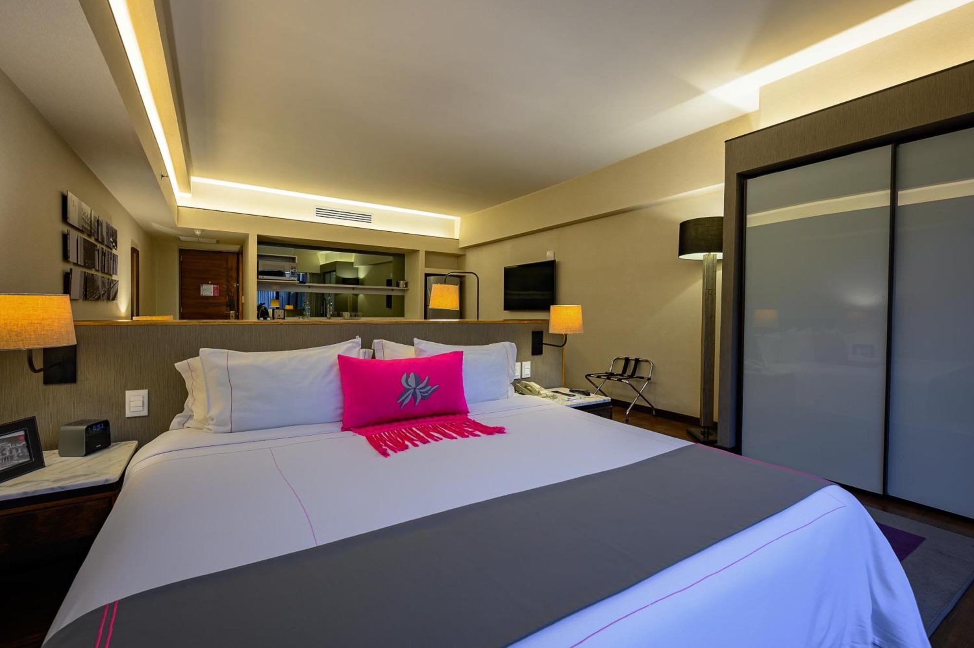 Las Suites Campos Eliseos Città del Messico Esterno foto