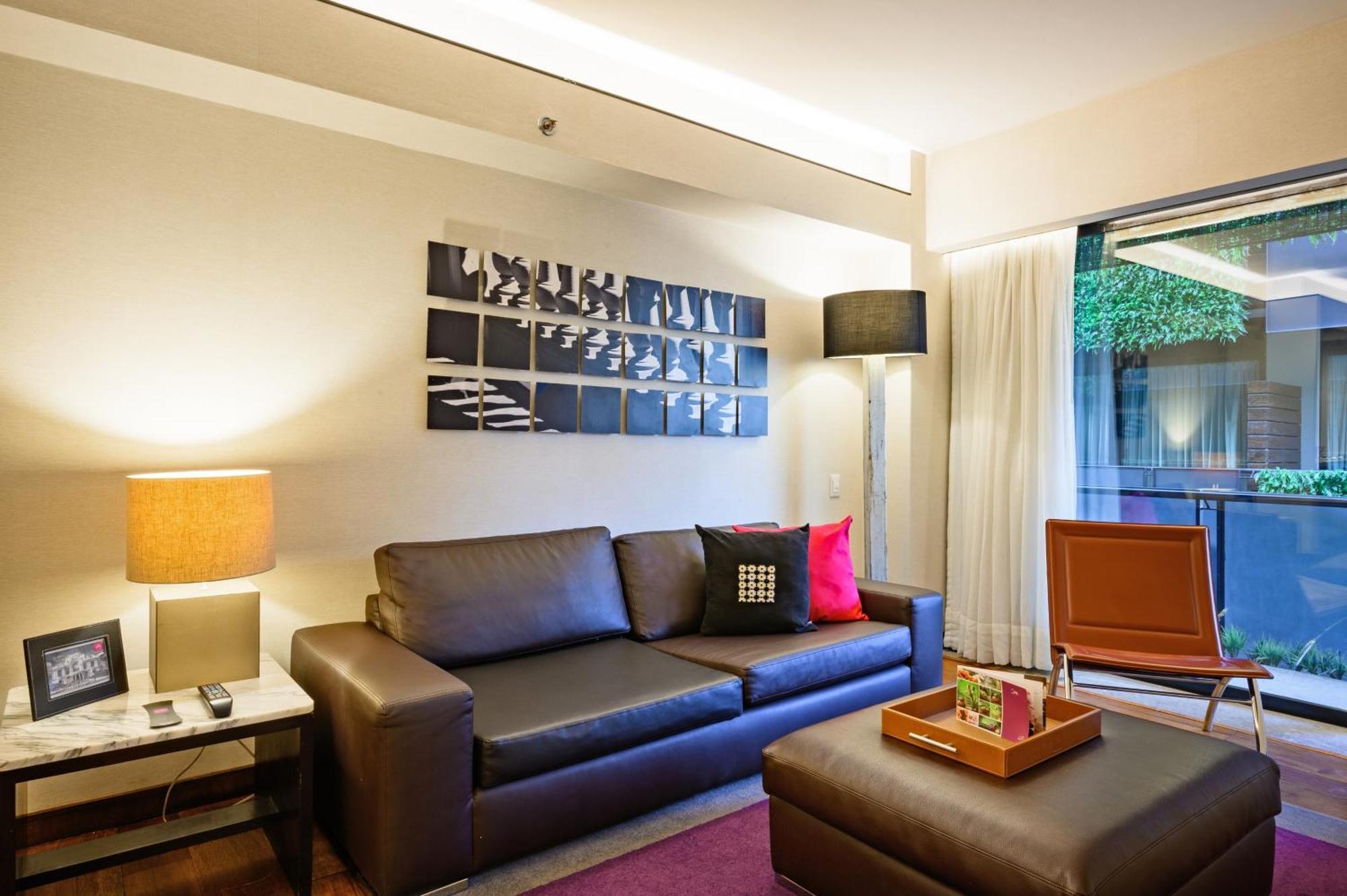 Las Suites Campos Eliseos Città del Messico Esterno foto