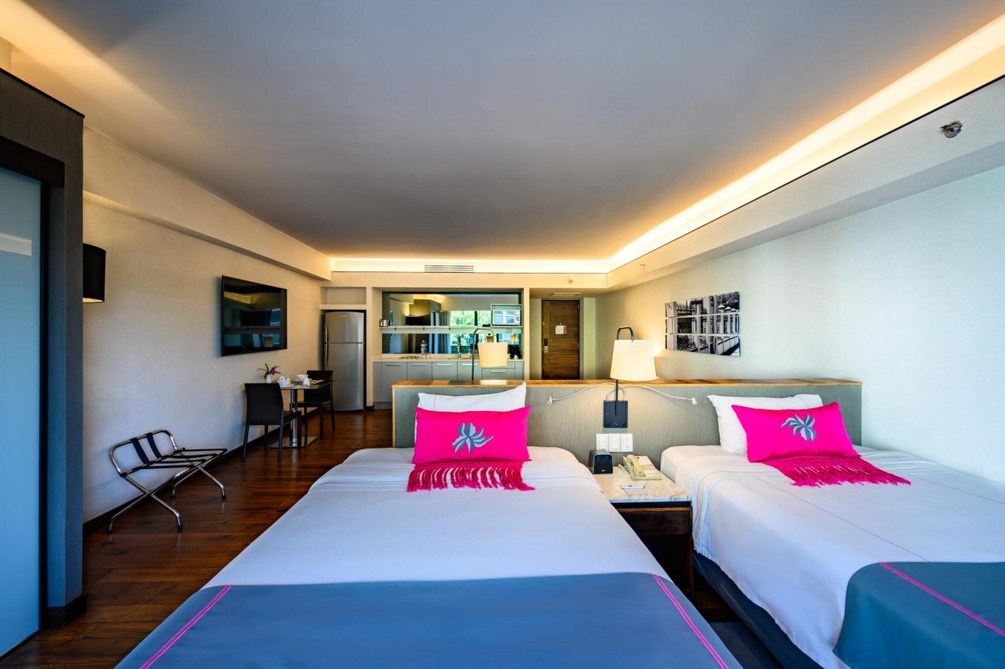 Las Suites Campos Eliseos Città del Messico Esterno foto