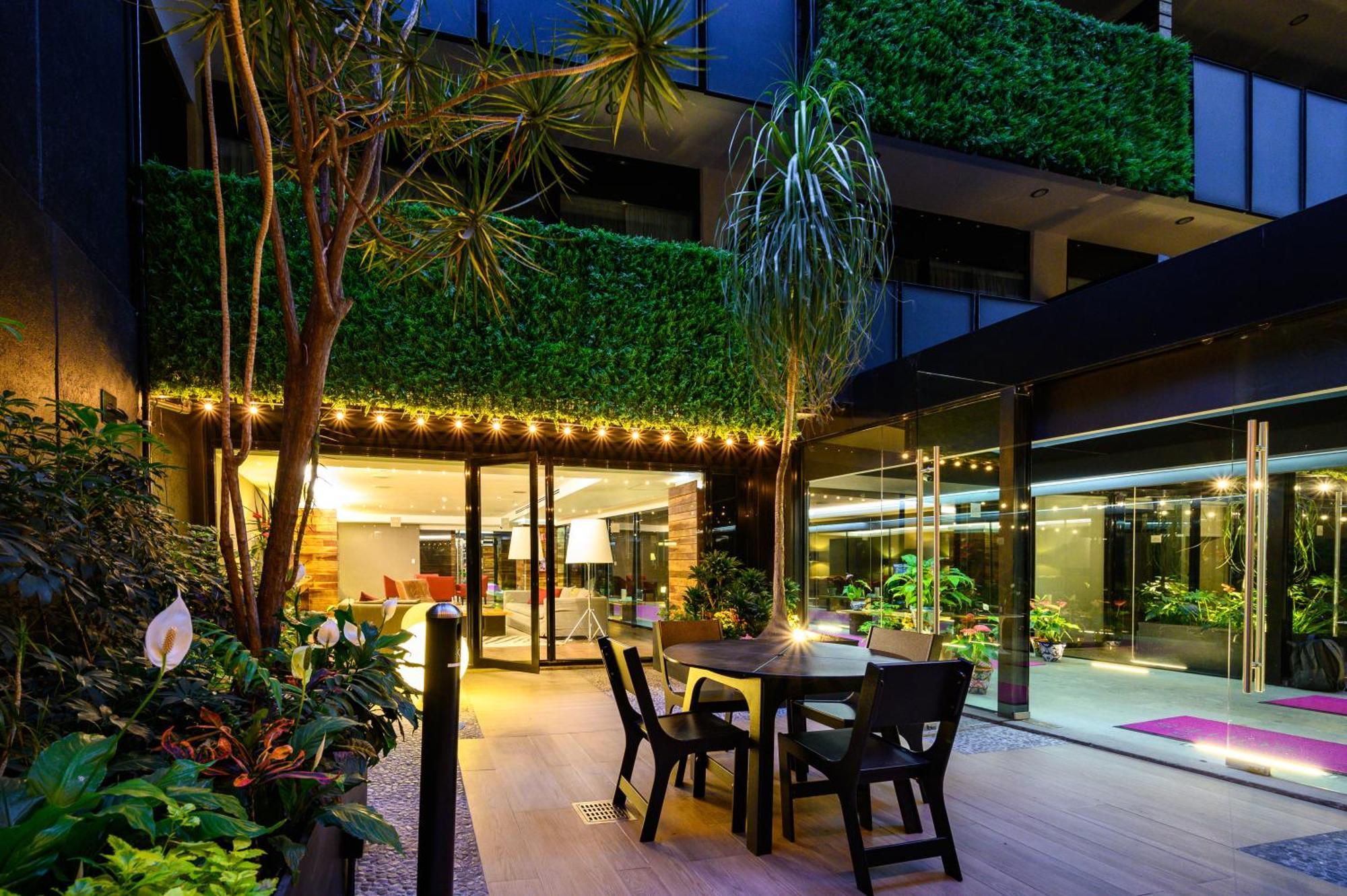 Las Suites Campos Eliseos Città del Messico Esterno foto
