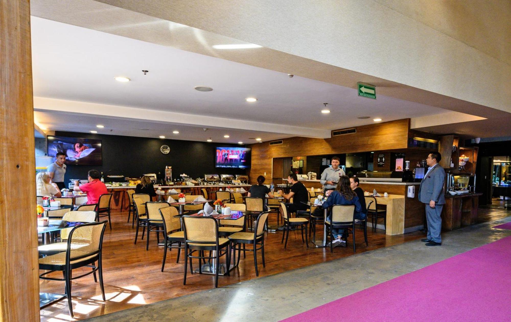 Las Suites Campos Eliseos Città del Messico Esterno foto
